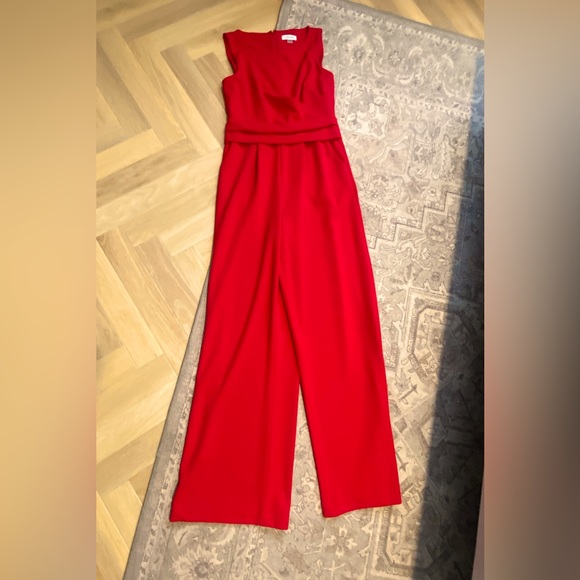 Gorgeous wide legged red jumpsuit - Picture 3 of 4